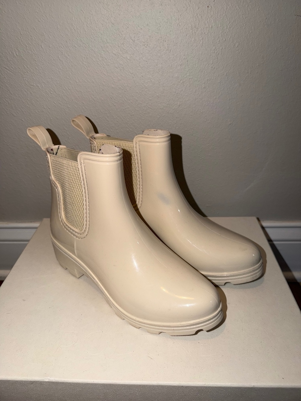 Ocean + Coast Kensington Cream Chelsea Rain Boots Size 6